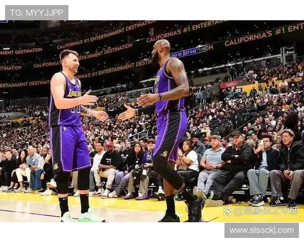 东契奇暴瘦 20 磅！休赛期苦练深蹲 720 磅，首轮场均 30+7 剑指 MVP